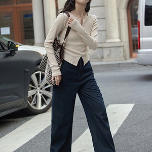 slit neck cut and sew top J00037