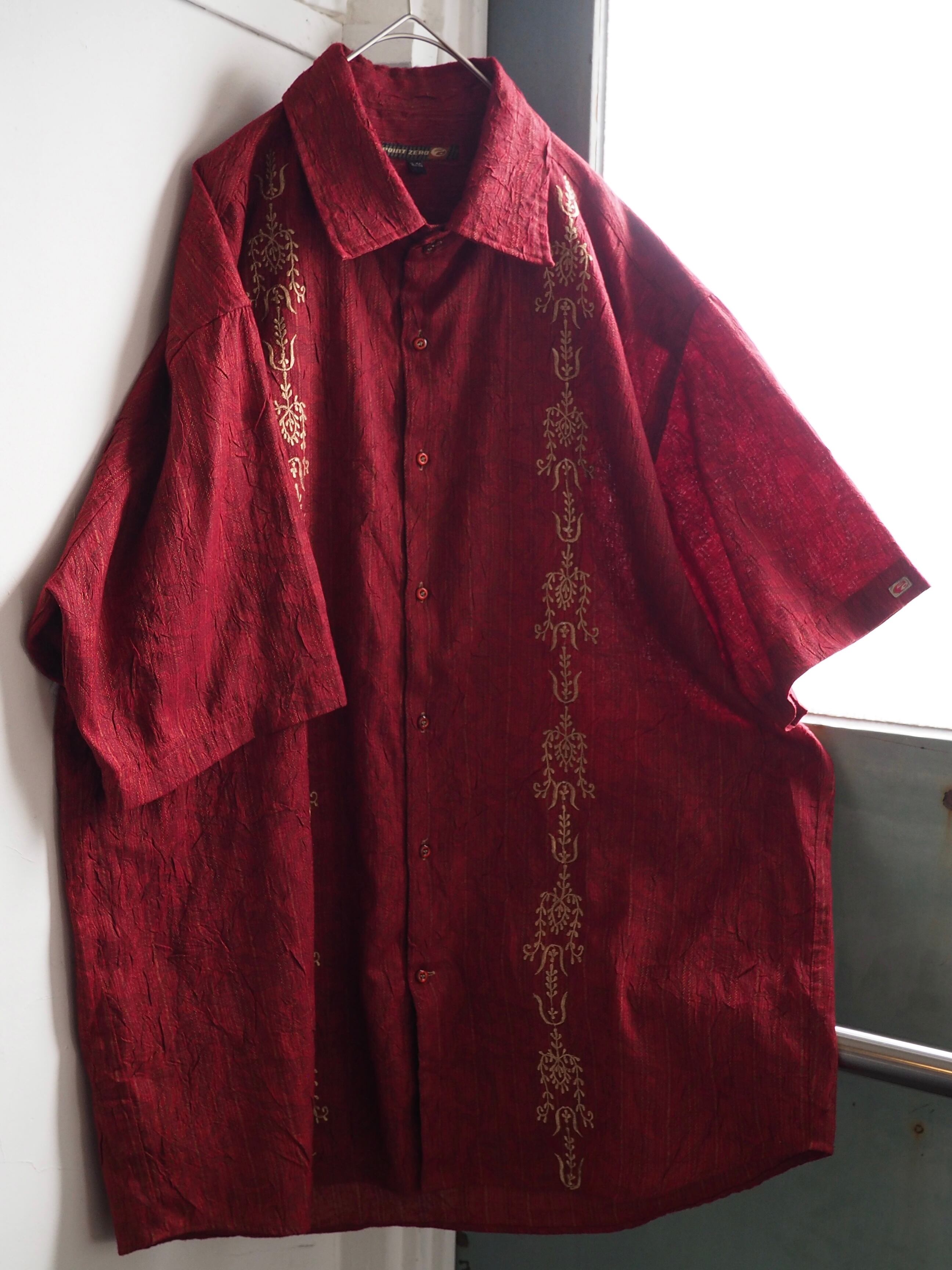 Beautiful Dark red × Tribal art embroidery vintage loose S/S shirt