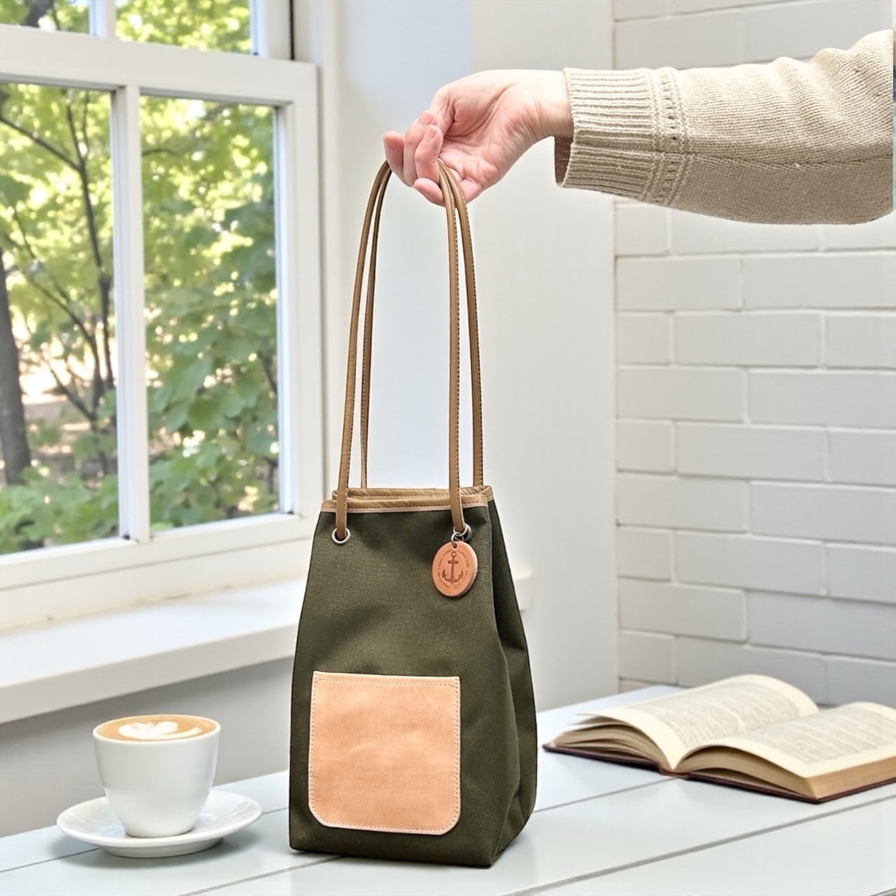 nico:カーキ×ベージュ(撥水加工ナイロン素材×イタリアンレザー巾着バッグ)受注製作