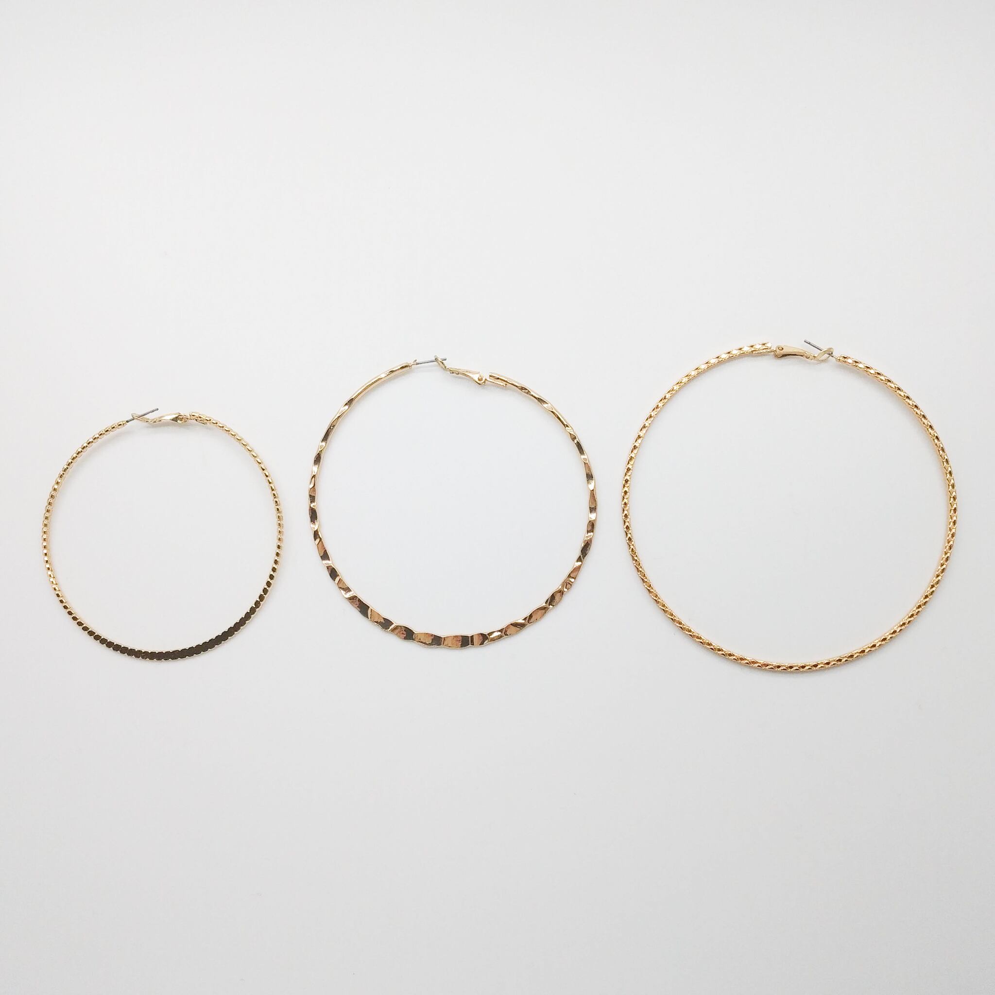 ゴールド 大振りフープピアス 3サイズ ダンス イベント クラブ フェス 大振り アクセサリー 定番