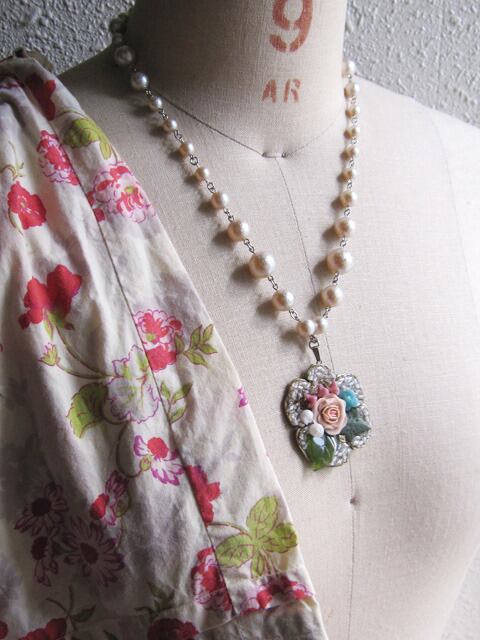 ハンドメイド＊ロングネックレス＊ベビーピンクのパールとフランス製