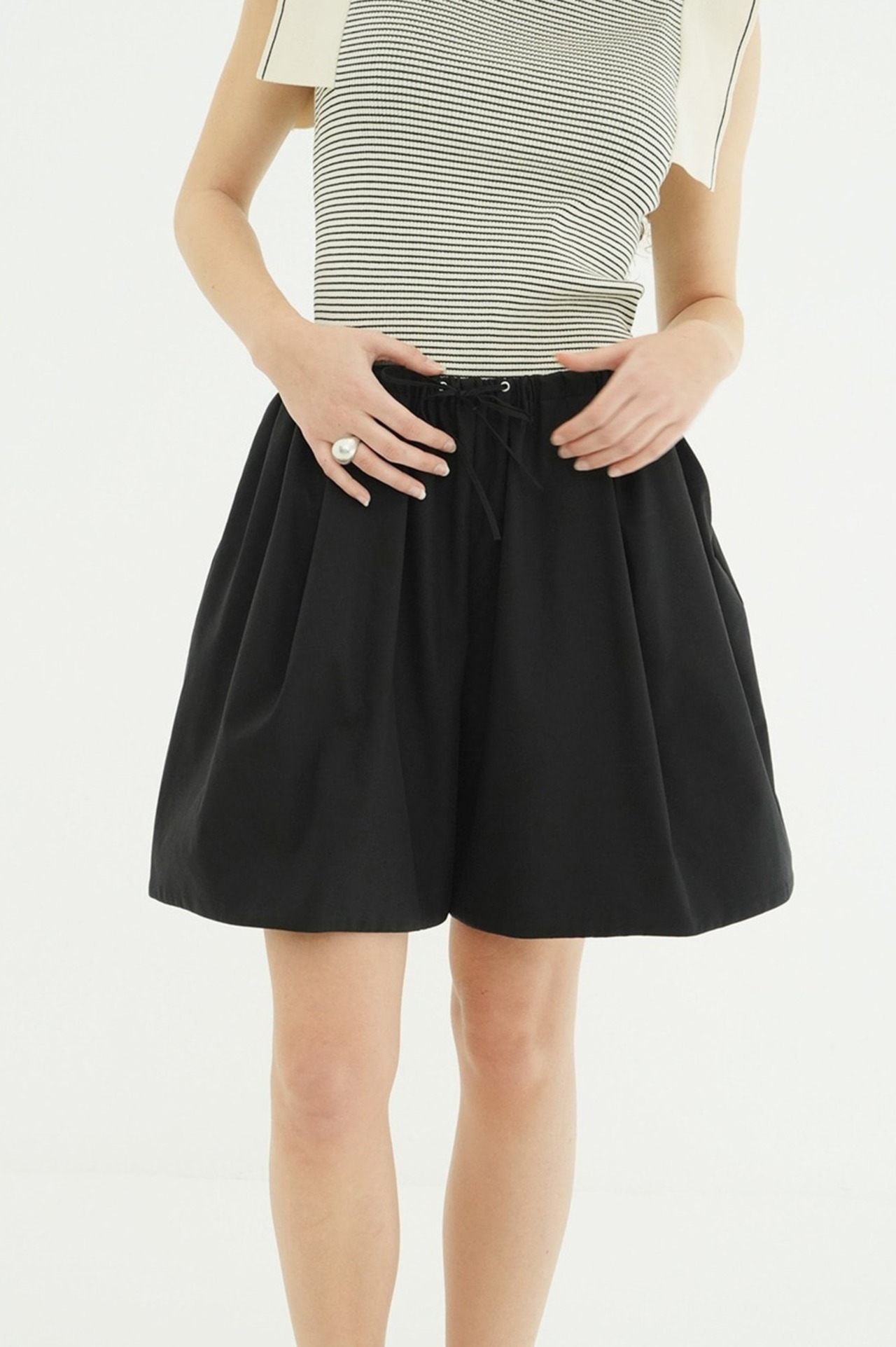 CLANE LOW WAIST DRAWSTRING HALF PANTS 3色展開