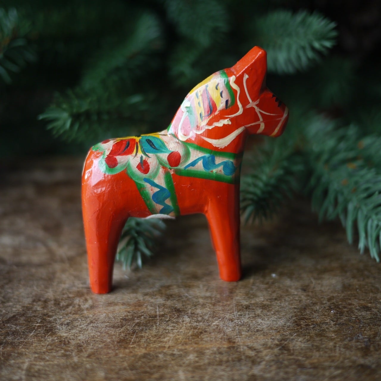 ガチョウを抱いた少年 ニルスのふしぎな旅 木製人形 | こりすのパン屋