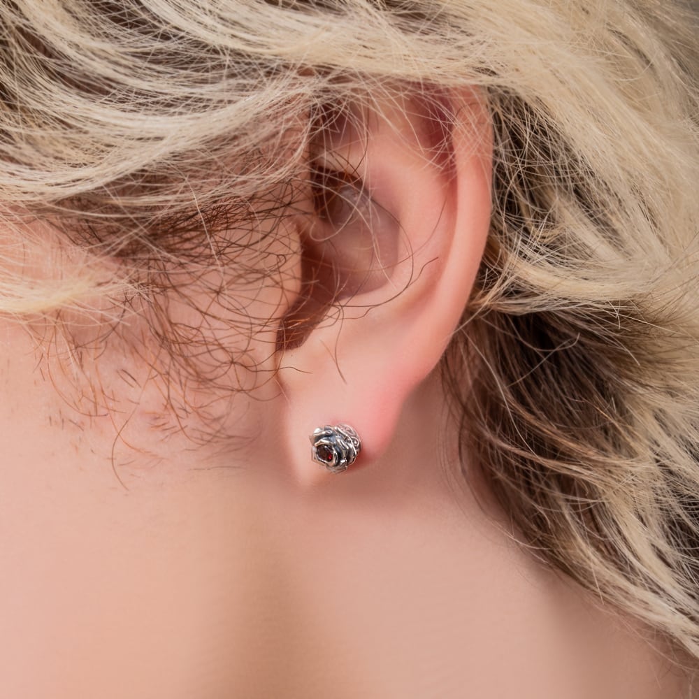 クリムゾンローズスタッド シルバーピアス 片耳分 AKE0078 Crimson