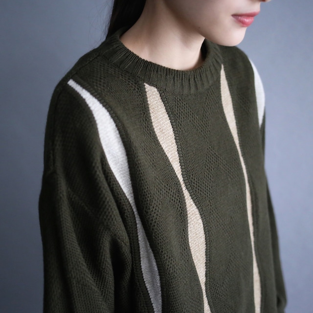 3D knit switching pattern loose sweater