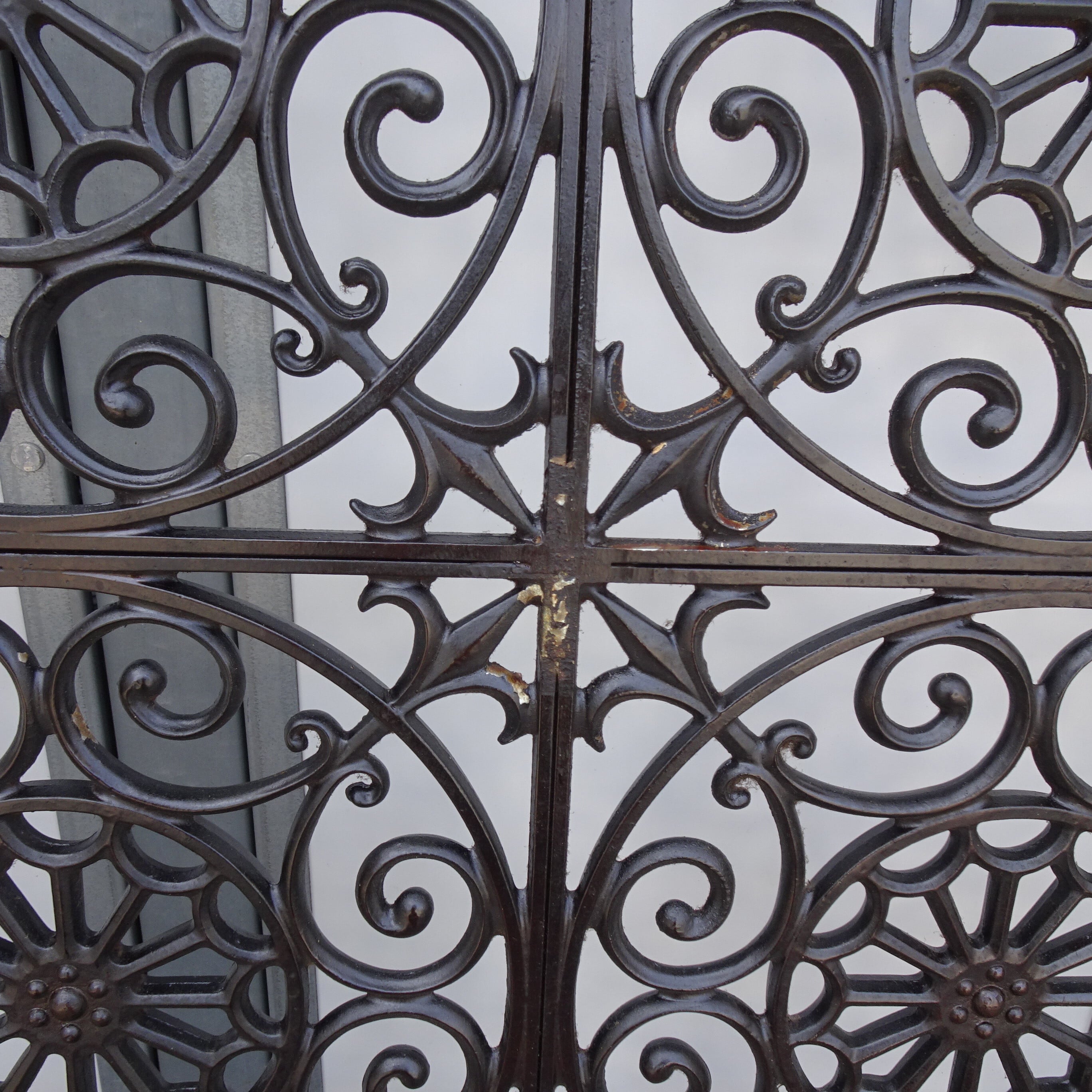 アイアンパーテーション1 | 純喫茶家具の村田商會