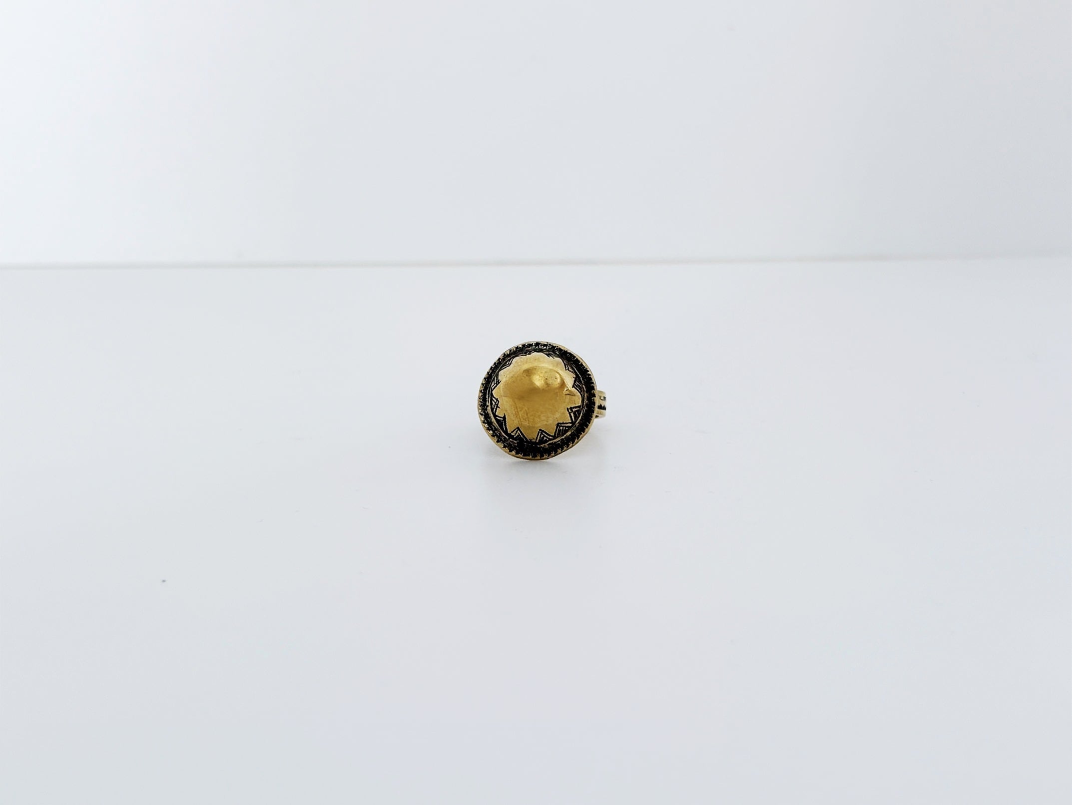 トゥアレグ リング ブラス 半球 トゥアレグ アクセサリー small|アフリカンジュエリー|Tuareg Brass Tribal Ring