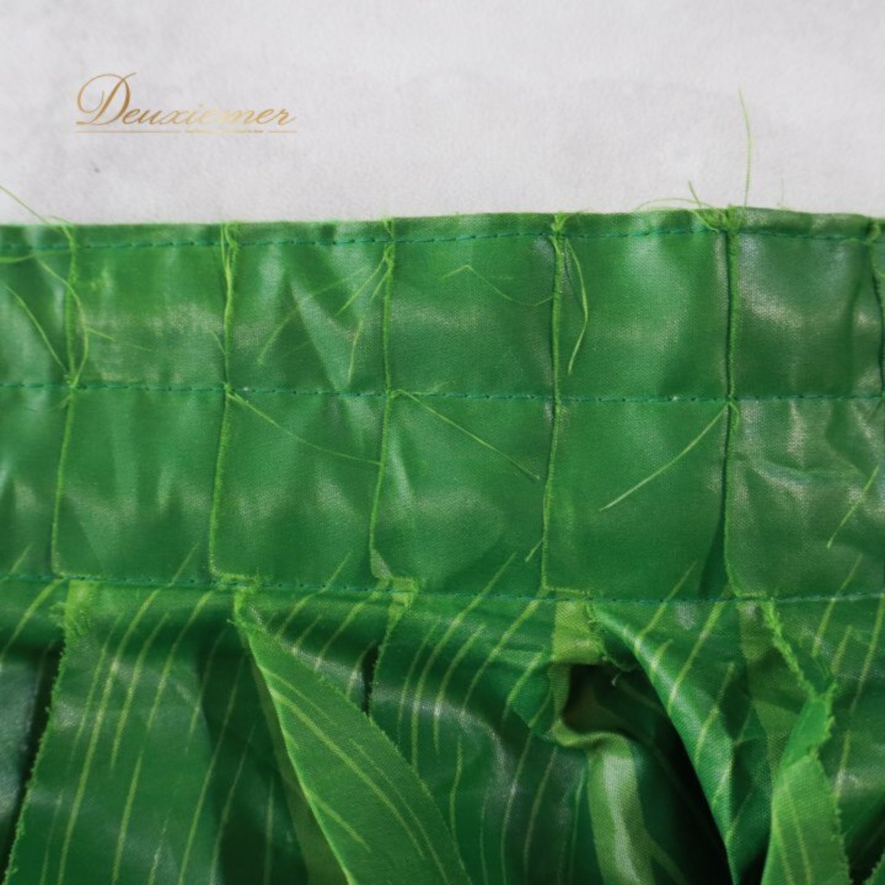 フラダンス 衣装 ティーリーフスカート グリーン系 タヒチアン 緑 葉っぱ ダンス衣装 ハワイアンダンス レディース スカート 華やか 鮮やか アロハ フラ ダンス レッスン 練習 ハワイアン 踊り 練習着 33枚 葉っぱ柄 ボリューム 大人 可愛い ダンス 衣装 練習用 ステージ用 舞台衣装 ハワイアンガール タヒチ ダンス スカート 巻きスカート風 ナチュラル オリーブ系 くすみ系 エメラルド系 グリーン 濃緑 葉っぱ フラガール フラダンスレッスン