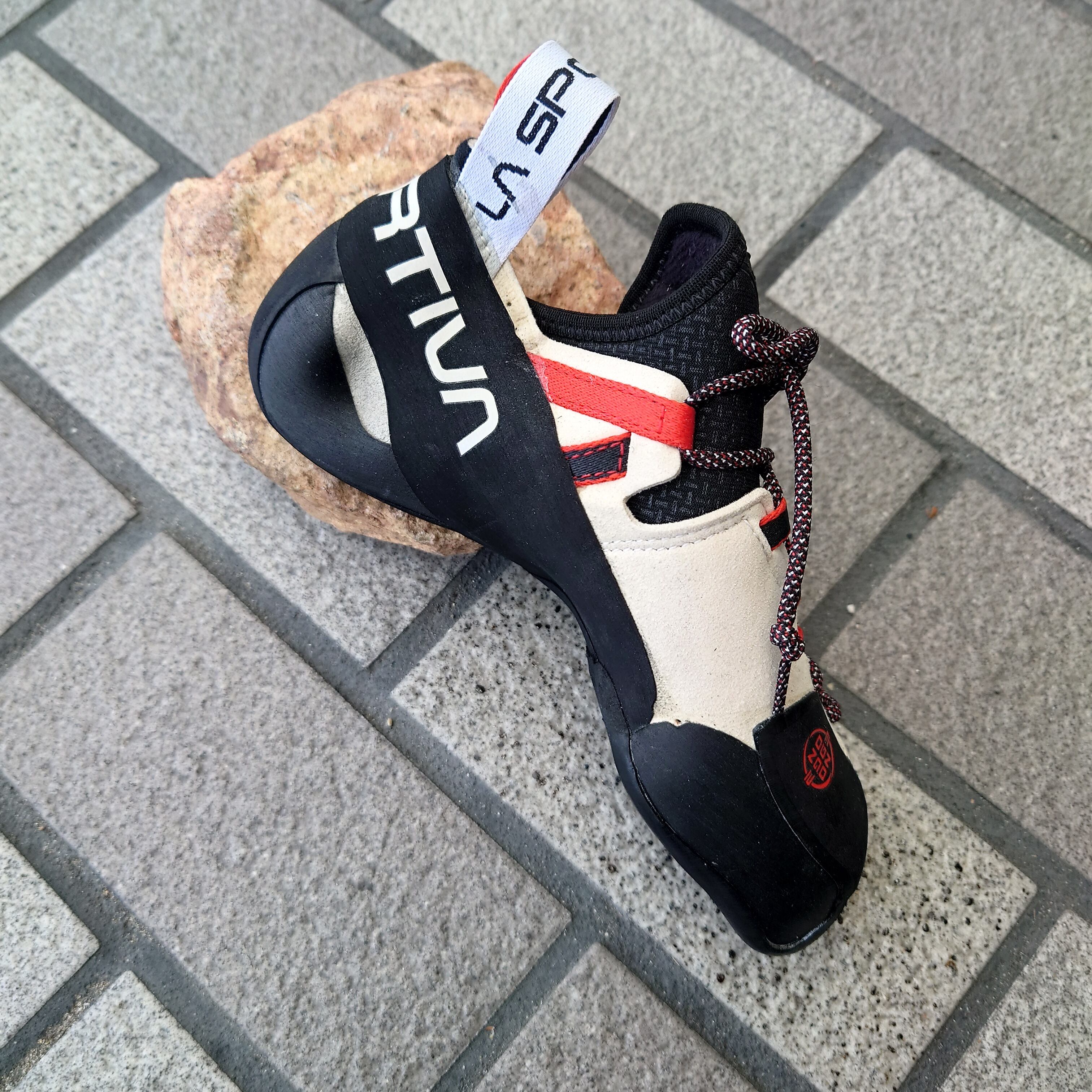 LA SPORTIVA スポルティバ GENIUS CHALK ジーニアス LA SPORTIVA スポルティバ GENIUS CHALK ジーニアス