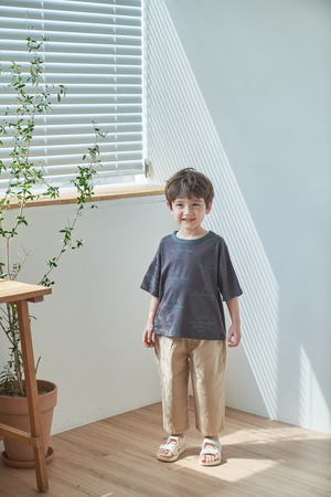 【Green tomato】VICH Tシャツ チャコール (90cm相当)~130cm 240807