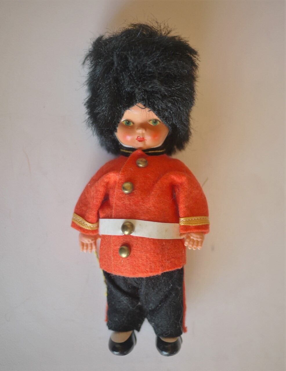 ロンドン近衛兵人形 ドイツヴィンテージドール こりすのパン屋base店 世界の蚤の市 ひとつだけの宝物