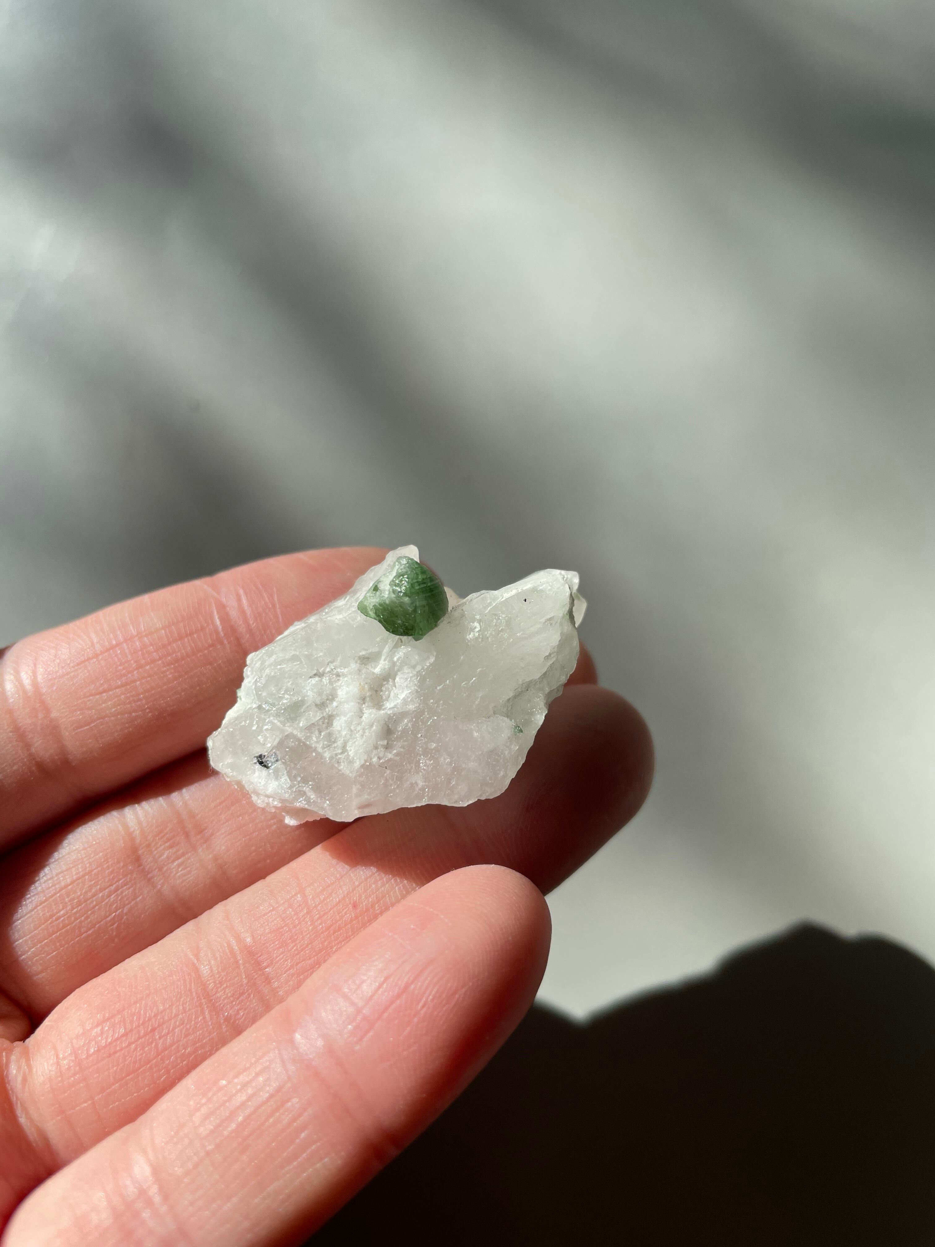 パキスタン　ギルギット　スカルドゥ産　グリーントルマリンインクォーツ