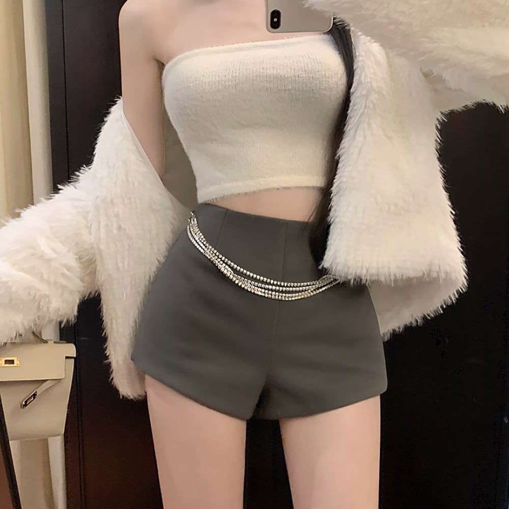 d.i.a. ショートパンツ ホワイト ゴールドチェーン装飾 全2色 ビジューチェーン付きショートパンツ 飾り付き ショートパンツ