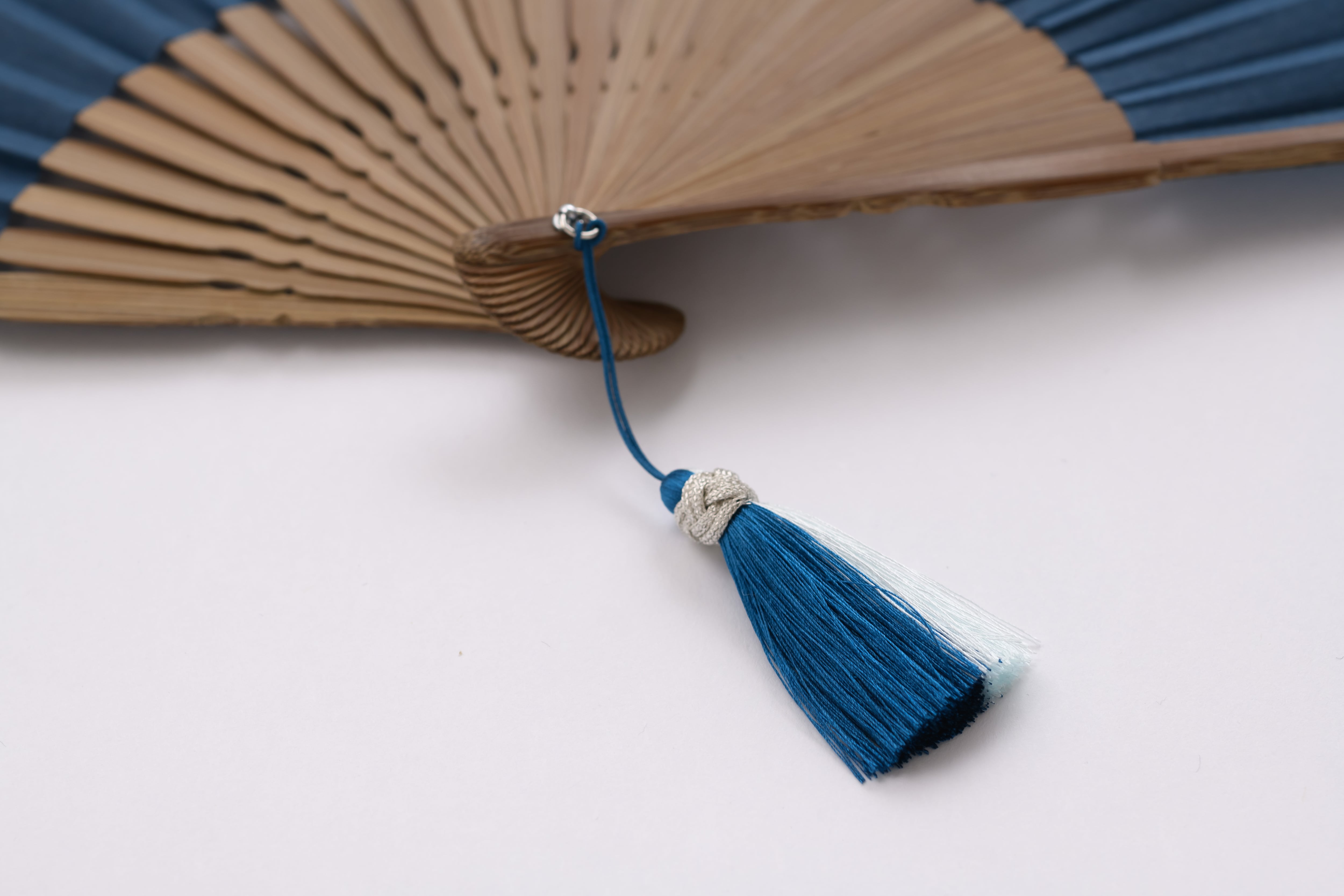 二重透かし彫扇 紗月-花- 紫陽花・紺 | 紗月扇 京都【オンライン