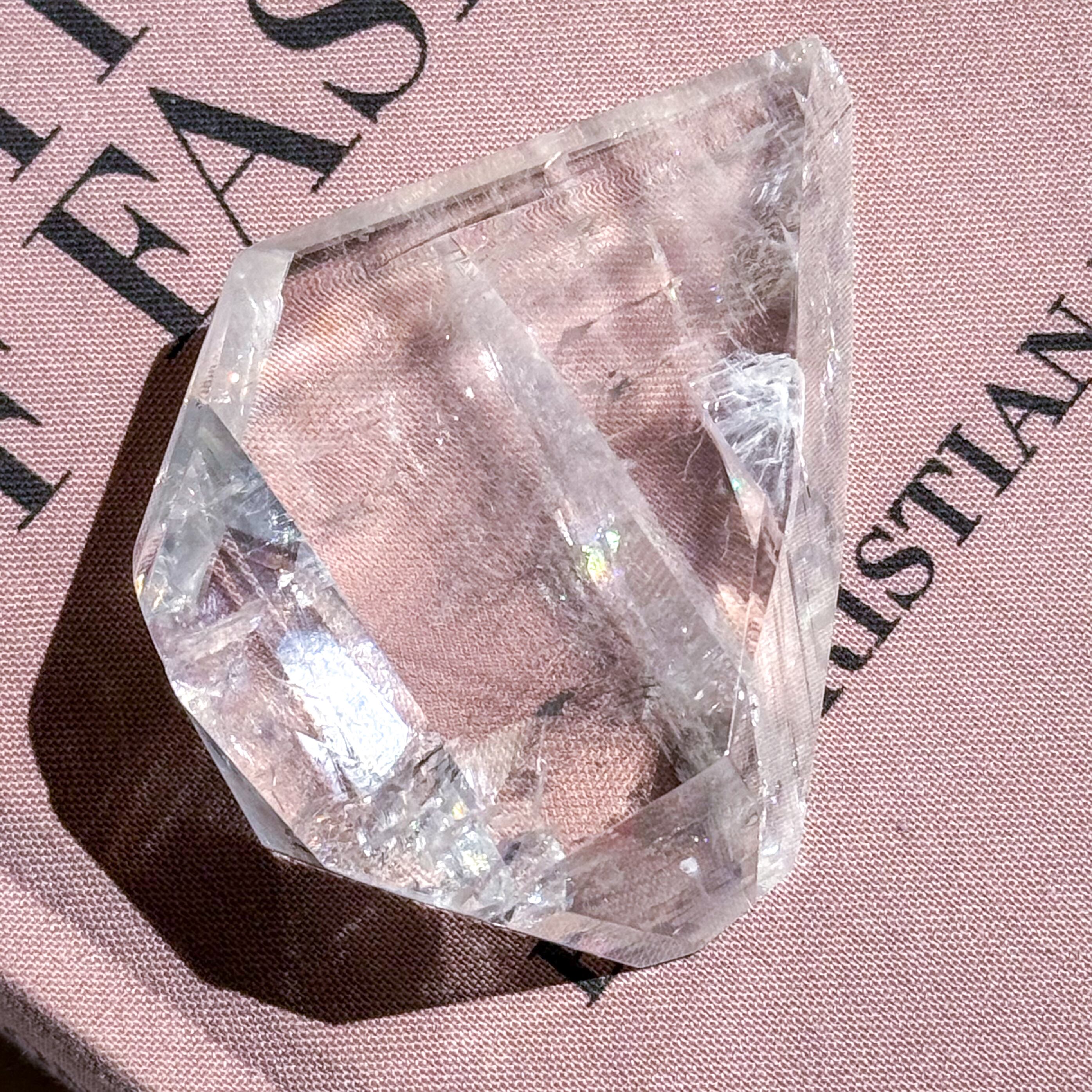 Gem Optical Calcite 1 ✧ ジェムオプティカルカルサイト