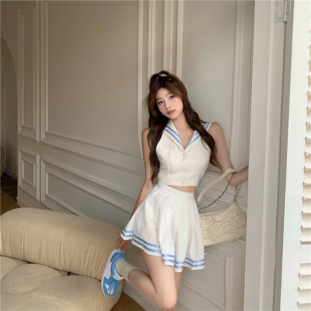 サマーショートホワイトホルタートップス 大人ガーリー スウィート キュート カジュアル 夏物 ピュア ブラックストロベリース92798477288