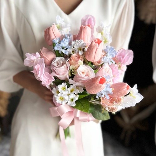 ピンクチューリップ×水色クラッチブーケ☆