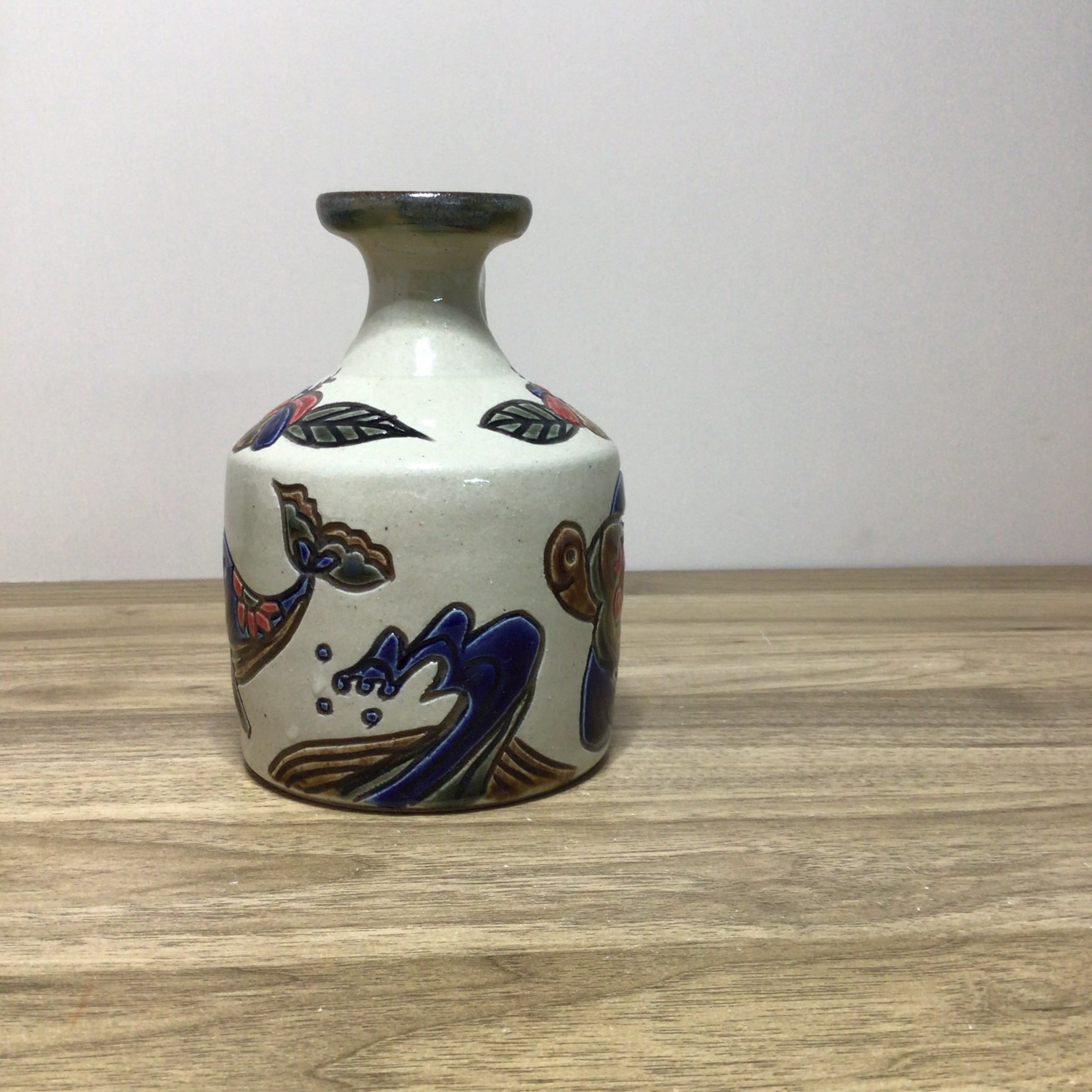 カラカラ 筒型 カメとクジラと波とハイビスカス | 陶芸工房ふじ