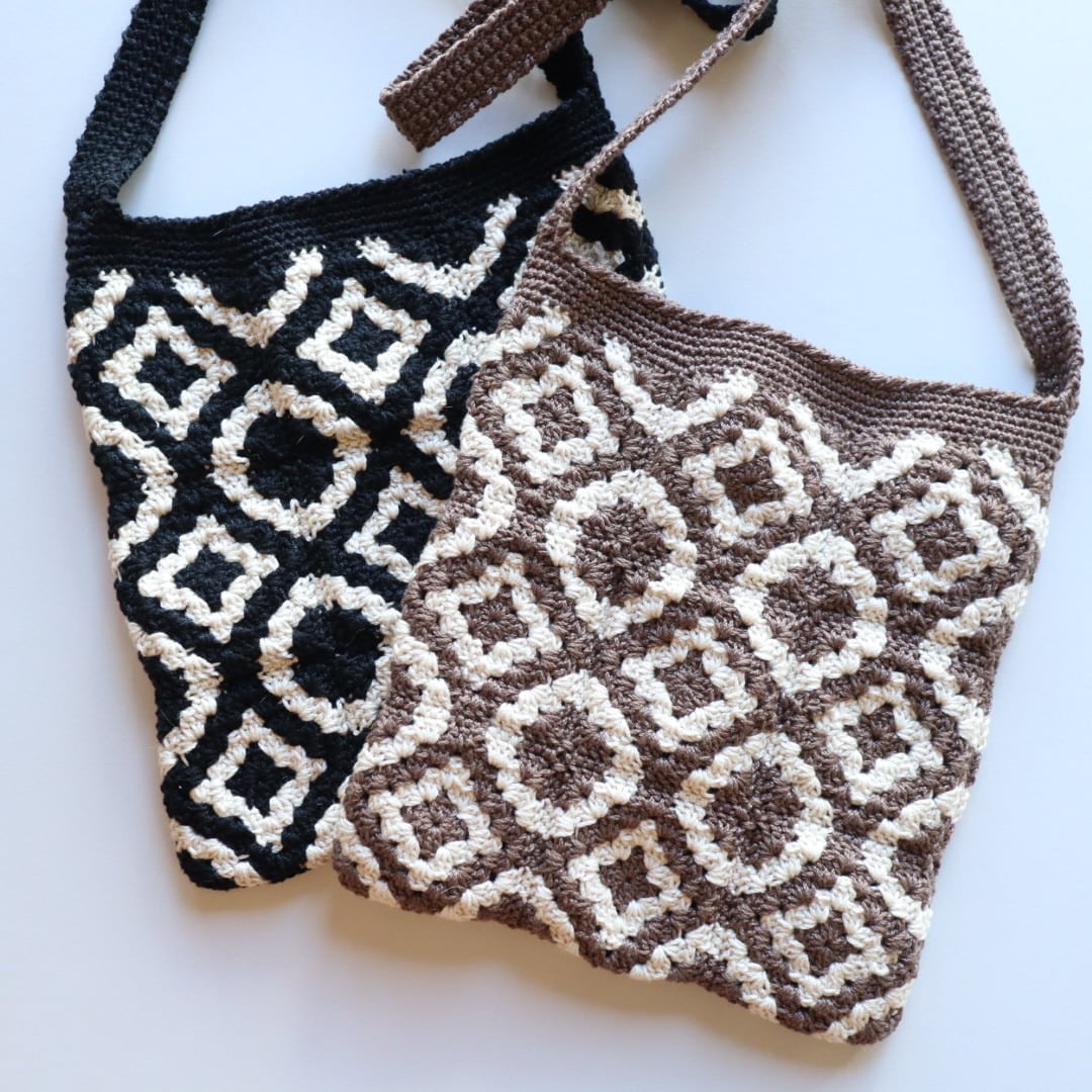 Crochet pochette SQUARE