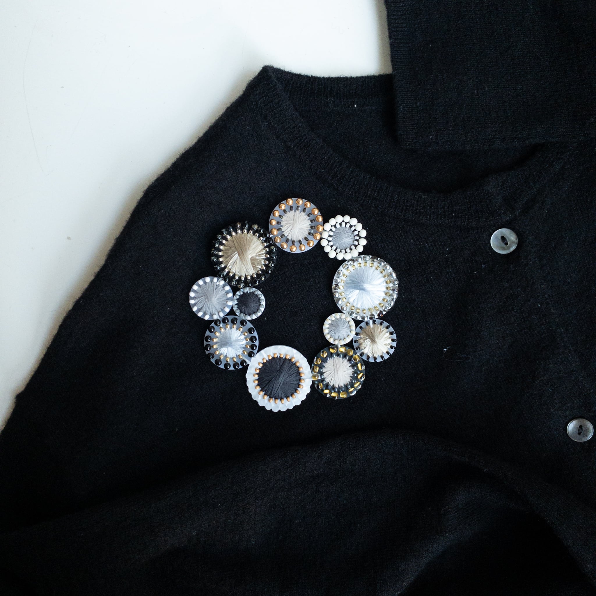 connect brooch wreathe [01]