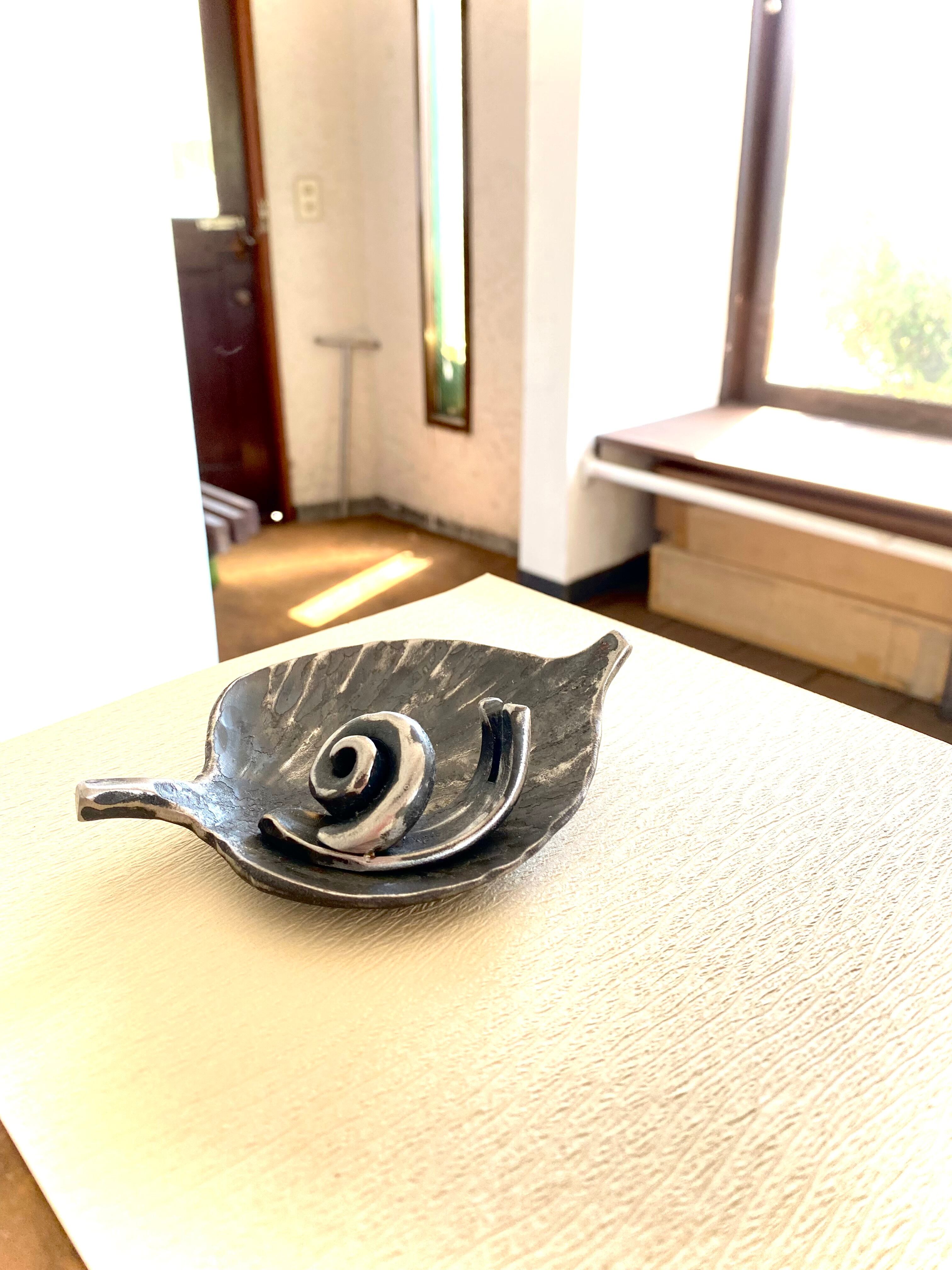 銘産　南部鉄器　カタツムリ　お香立て？ 小物入れ？ プレート 銘産 南部鉄器 カタツムリ お香立て？ 小物入れ？ プレート