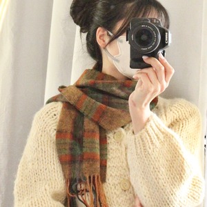 チェックのウールマフラー