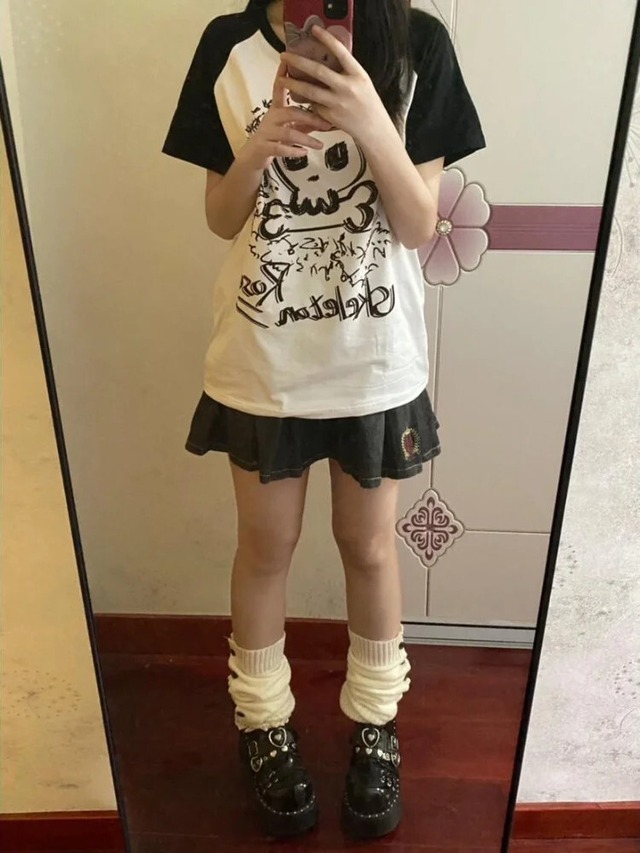 ADA ゴシックスカルグラフィック Tシャツ女性パンクグランジスケルトン 