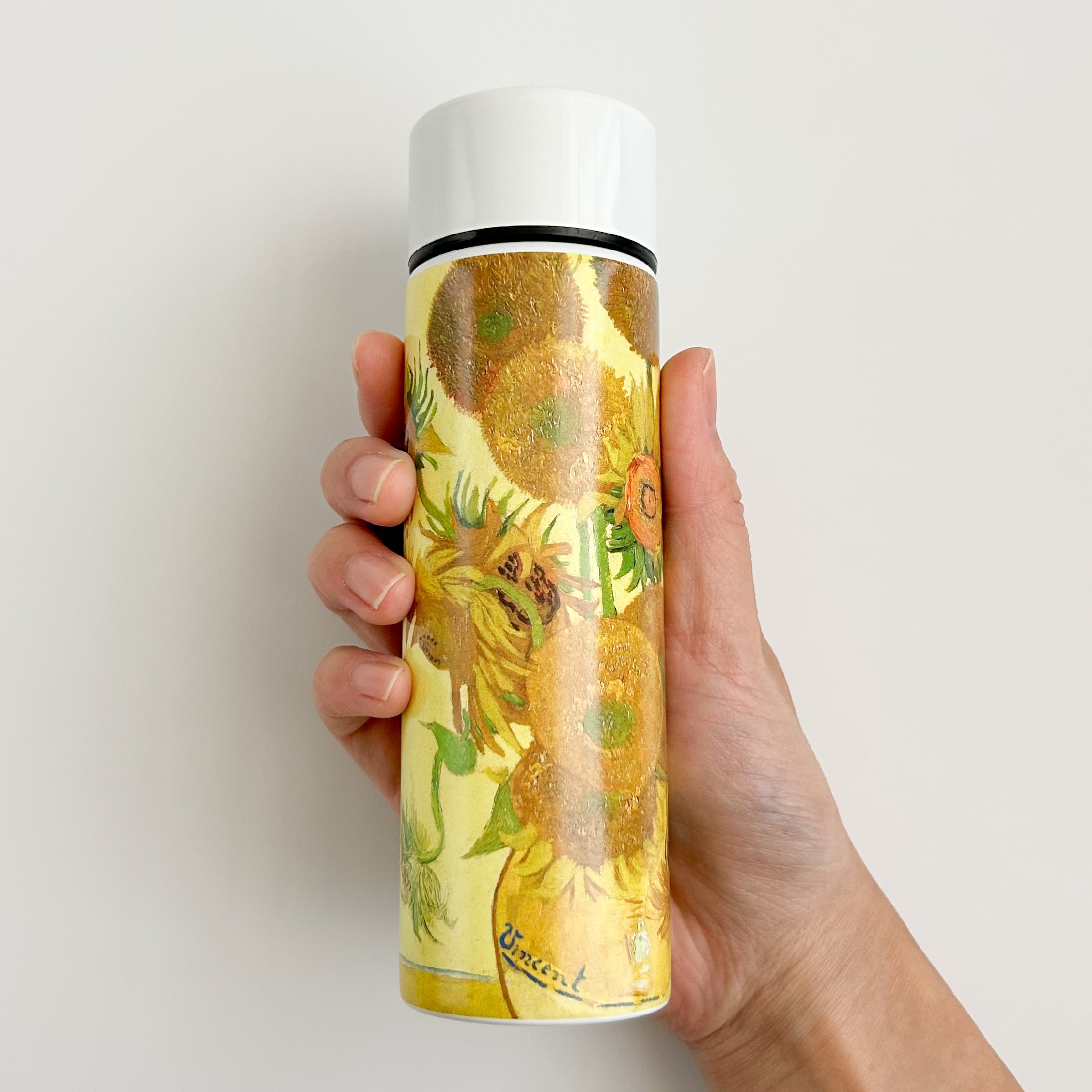 【アムステルダム限定】ゴッホ美術館水筒 アムステルダム限定】ゴッホ美術館水筒 私たちは水筒メーカーじゃない