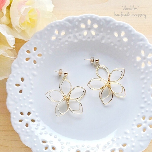 高品質~大花~ wire flower シンプルピアス/イヤリング