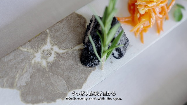 つづるガラスアート | ゆうなの花　HAKU平丸大皿（27㎝）B