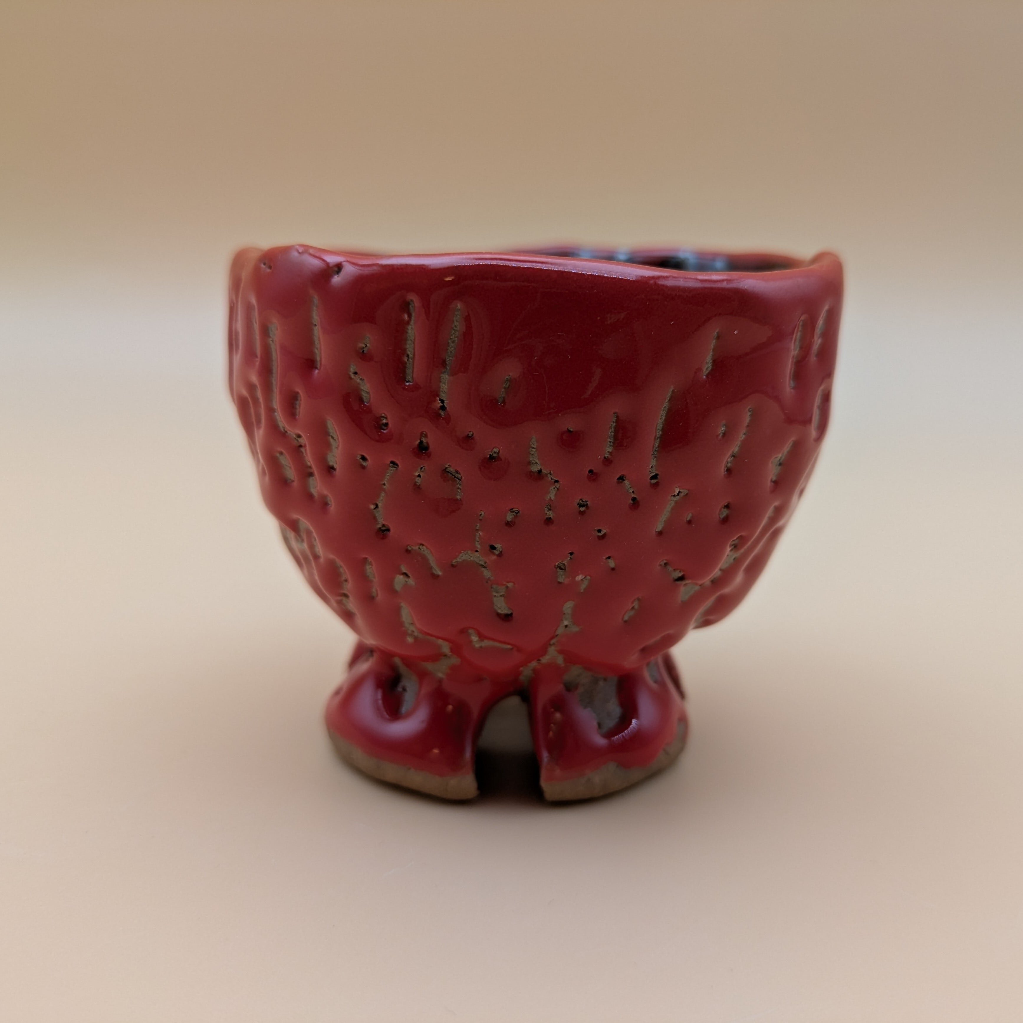 萩焼】 ぐい呑み 7.2cm （赤釉辰砂 鬼萩 暗金色結晶釉 四つ足高台） お