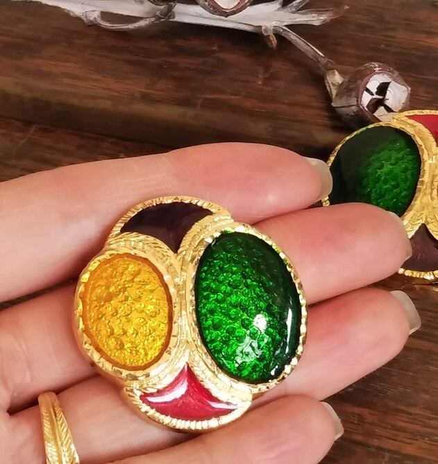 【SALE】カラフルビンテージボタンのピアスorイヤリング