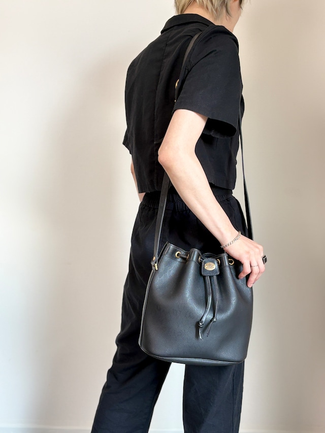 Christian Dior クリスチャン ディオール ショルダーバッグ ブラック ロゴ PVCレザー 巾着 vintage ヴィンテージ オールド amjphh