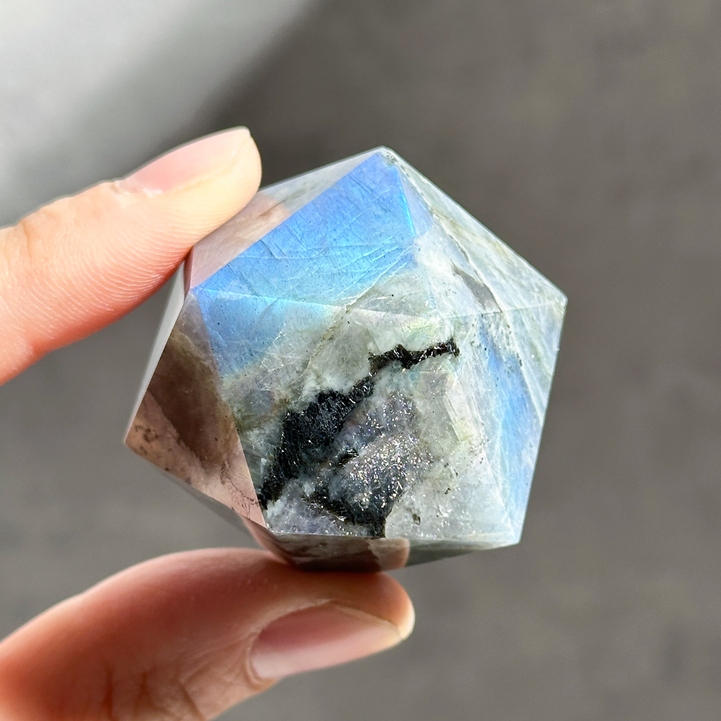 天然石ラブラドライトパーツ　ドラゴン　No.2130 ラブラドライト 正二十面体 03◇ Labradorite ◇天然石・鉱物