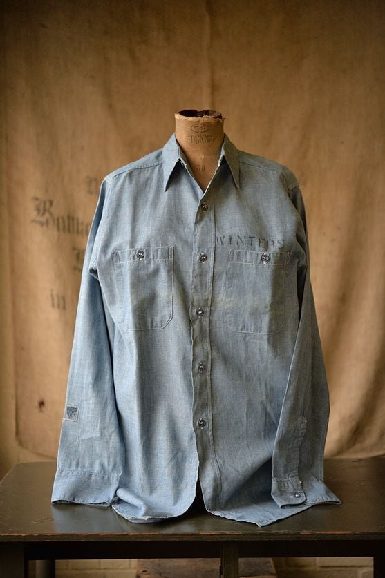 Vintage U.S. NAVY chambray shirt. | EXTRA'S GARMENT SUPPLY & CO.