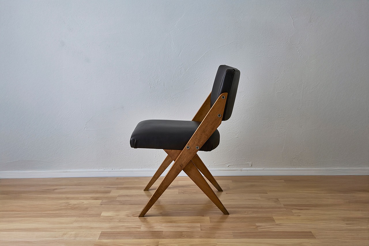 Complex Universal Furniture SPY Chair (B)