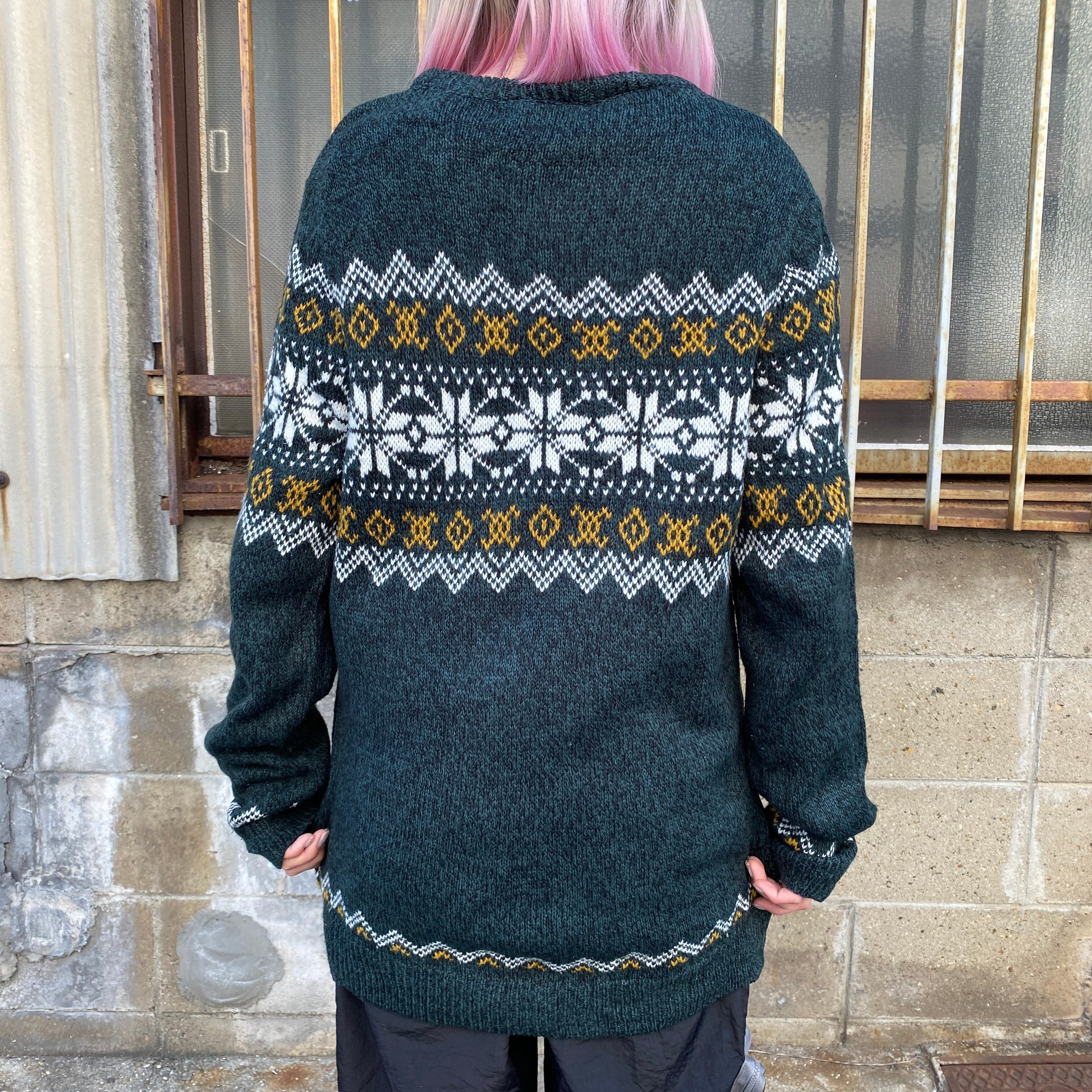 雪の結晶柄　グリーンニットセーター 4655fc9f1aa4e1602effb84cda7a5f