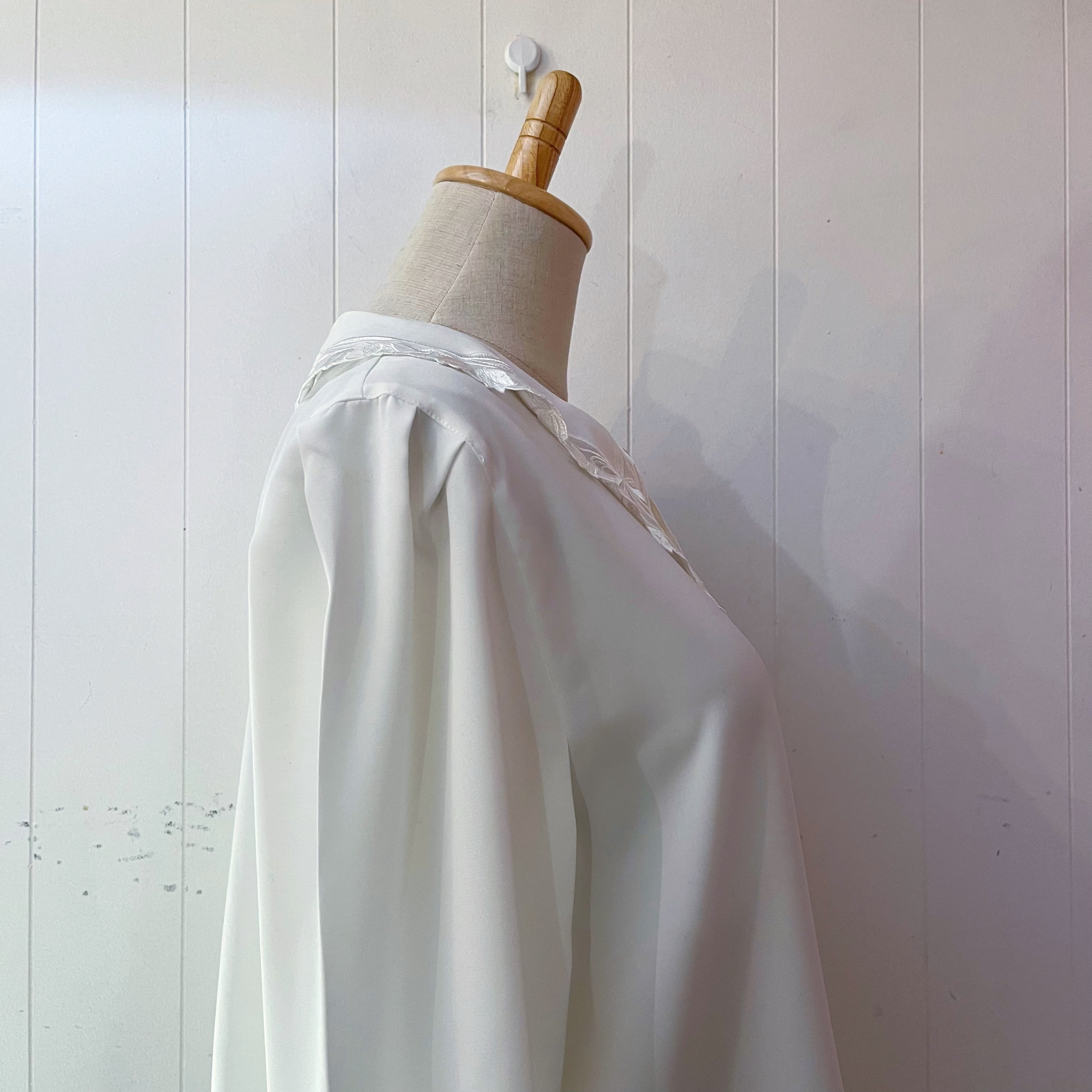 tulip lace collar white blouse