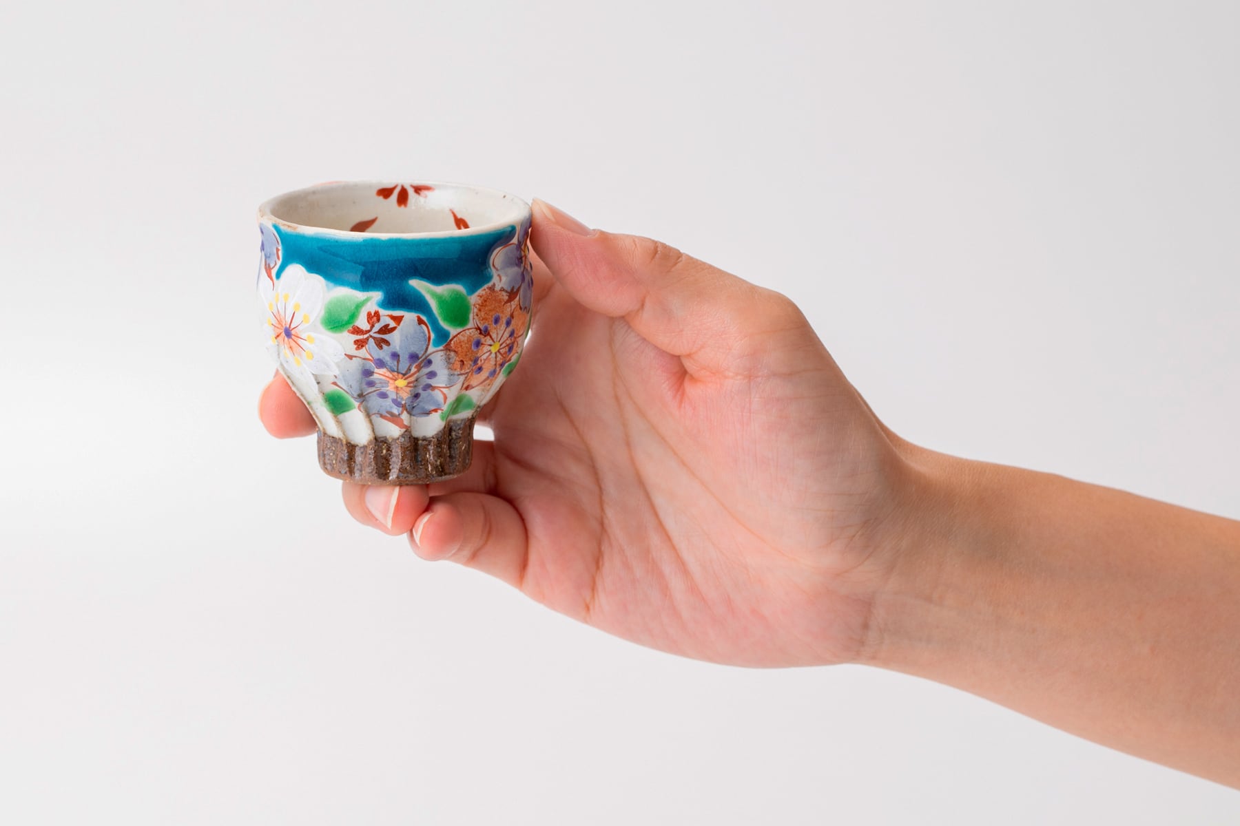 ぐい呑 桜の宴ブルー | 虚空蔵窯｜石川県能美市の九谷焼の窯元。九谷焼