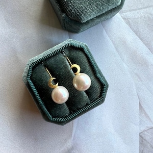 Restock:Crescent Moon Pierced "PEARL"