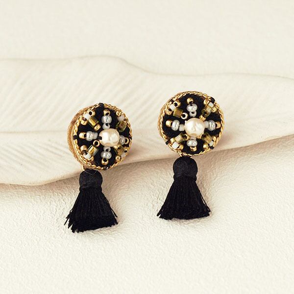 ビーズキット ブラックタッセル・ピアス(イヤリング)キット(針と糸付き