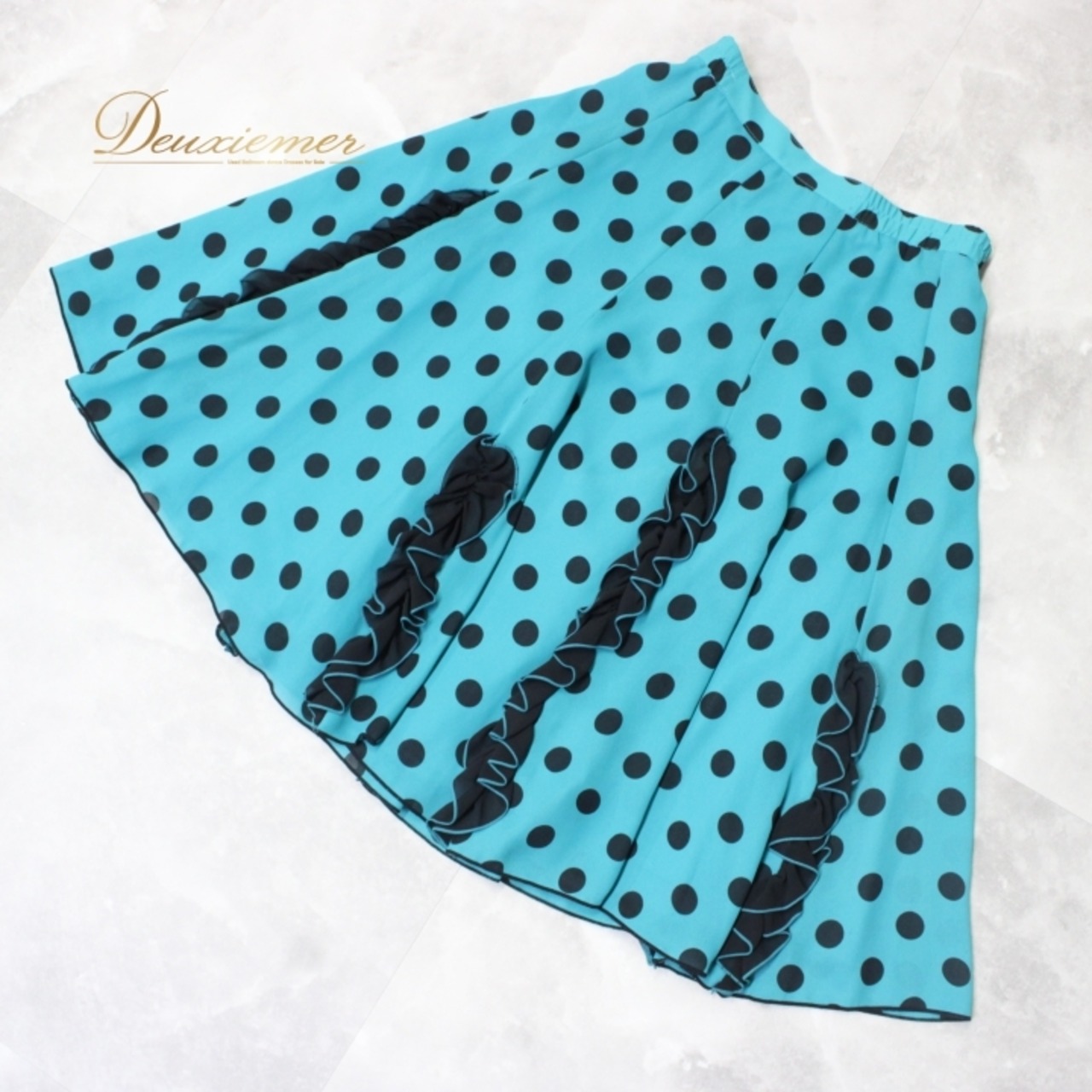 社交ダンス 衣装 スタンダード スカート レッスンウェア 女性用 レディース オールシーズン 水色 黒 ブルー系 ブラック系 水玉 フリル ドット 練習着 ターコイズブルー 日本製 レトロかわいい 動きやすい 軽量 おしゃれ フレアスカート ダンスウェア