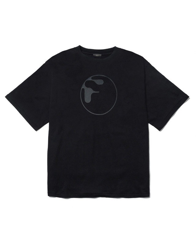FLAGSTUFF : "SYMBOL LOGO"TEE FS1981 C/# BLACK SIZE L