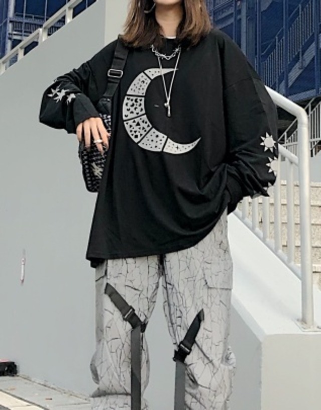 シンプルな配色にロゴのデザインがオシャレ ロングｔシャツ 黒 Stepwall