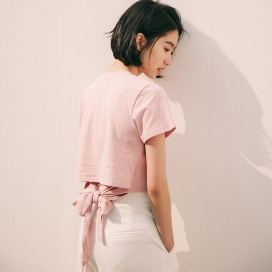 背中だけみてほしい 後ろリボン半そでシャツ