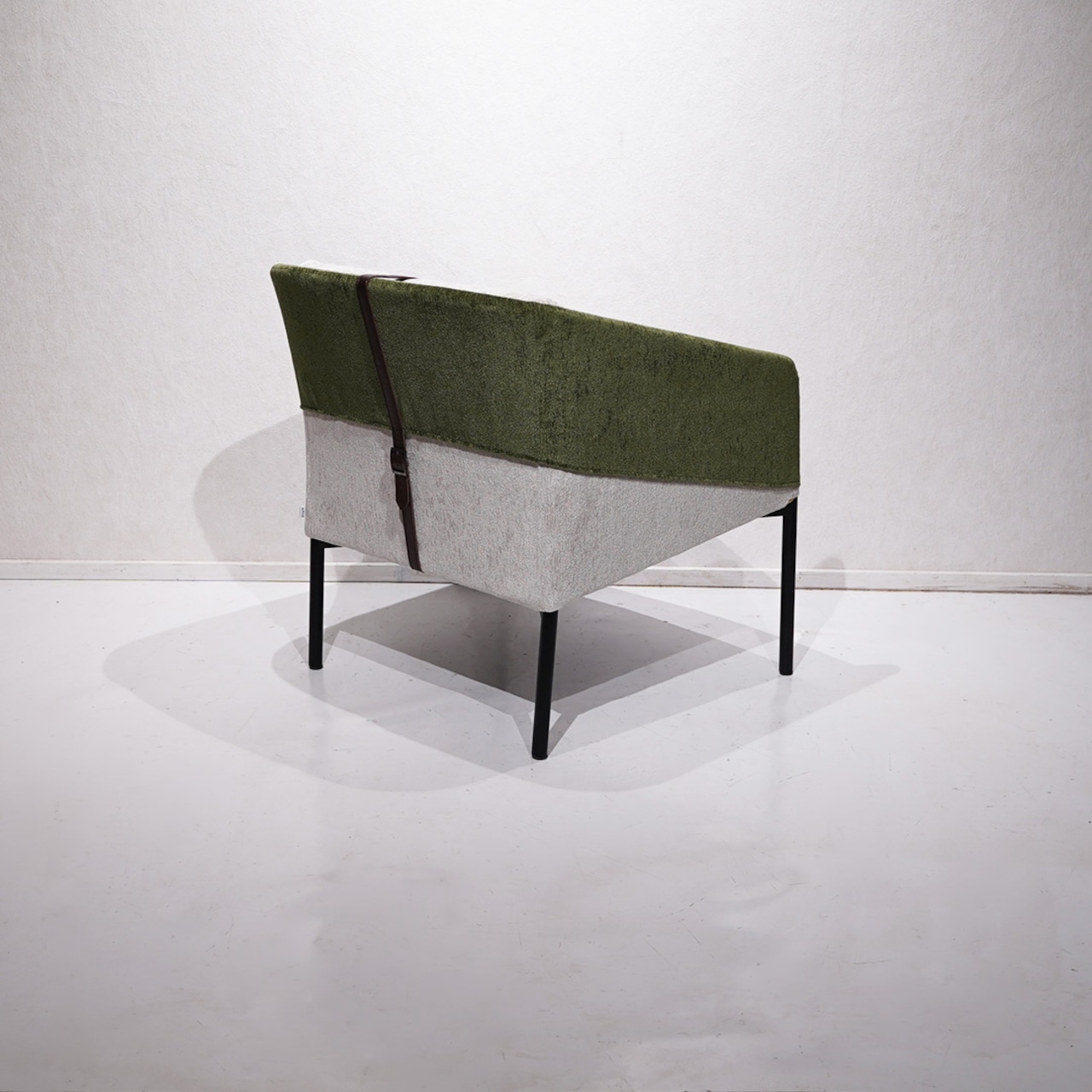 infiniti Demoiselle Armchair / イタリア モダン デザイナーズ チェア デモイセル インフィニティ ラウンジチェア / 関連:ボーコンセプト