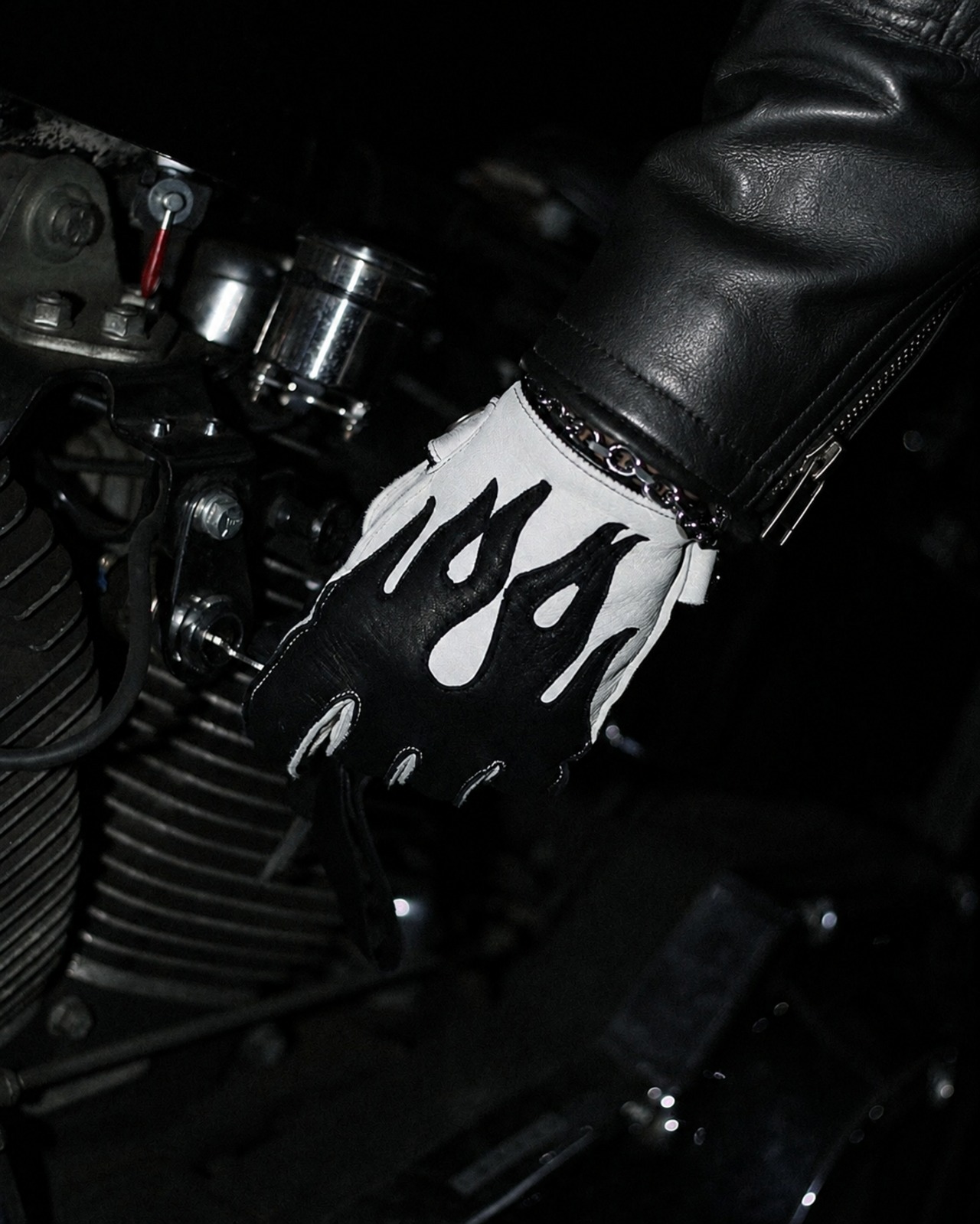 ランプグローブスフレイムパターン バイクグローブ M 465e49c1cf9f2f31afa7bb4095d1d0