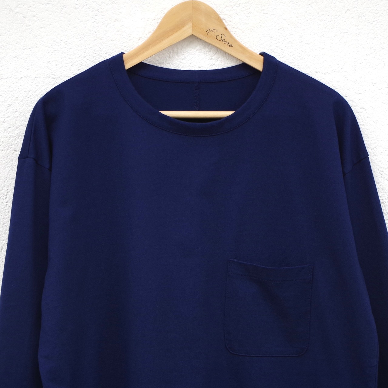 one f HB P Tee NAVY