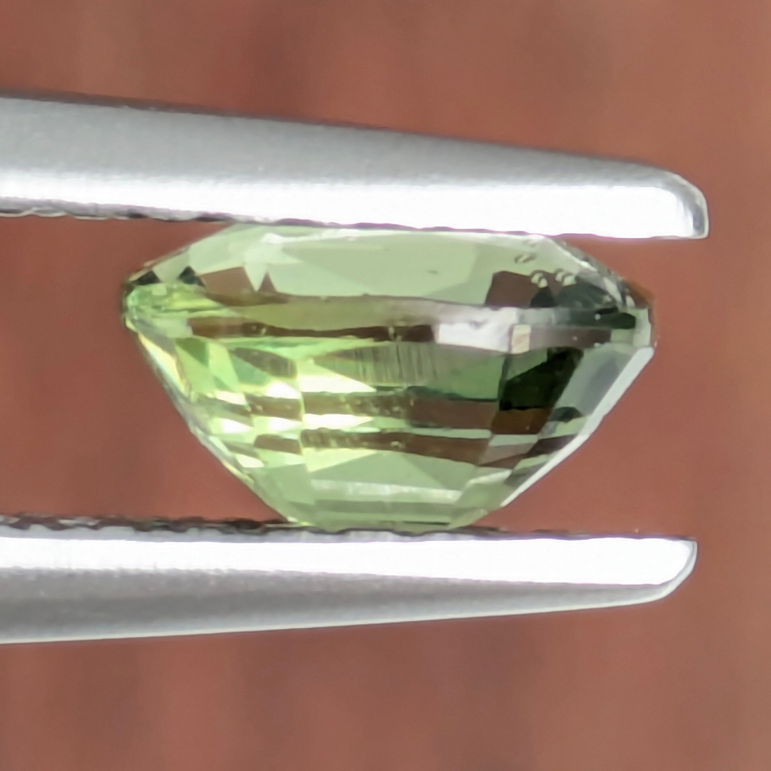 グリーントルマリンルース【0.65ct】 PRO208637 | Gem's Subculture