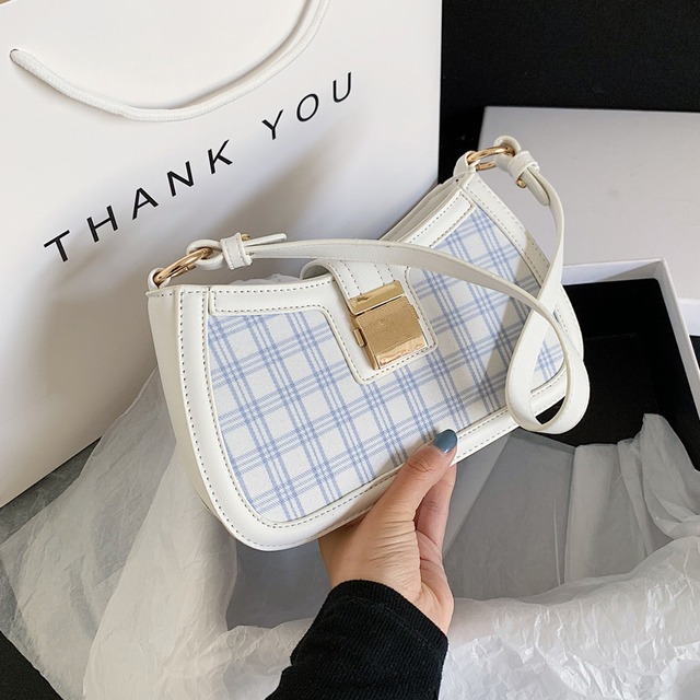 夏のスモールバッグハンドバッグ2020新しい流行のファッションファッションワンショルダー脇の下バッグネットレッドワイルドインハンドバッグ 手作りハンドバック57860629652